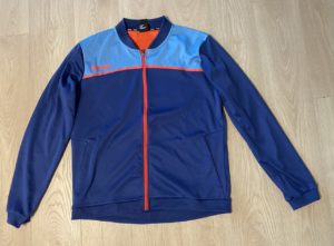 62 Blaue Kempa Trainingsjacke_Easy-Resize.com